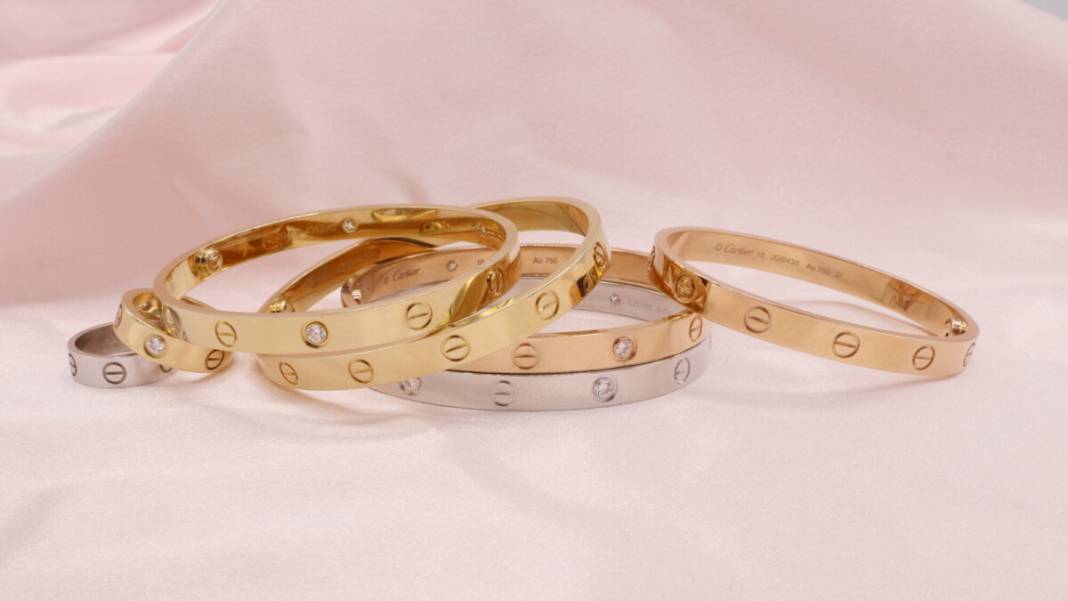 Artık herkes bunu takıyor! Meltem, Ajda, Burma hepsini unutun: Cartier bilezikler fiyatı ve modeliyle hayran bırakacak 5